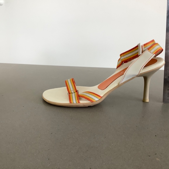 Kenneth Cole Reaction, White/Orange/Blue Striped Heeled Strappy Sandals, Size 8 - Picture 4 of 5